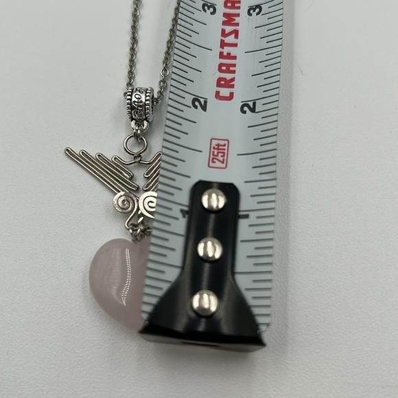 2029- Bird Holding A Pink Rose Quartz Heart Handmade Necklace NWT - Picture 6 of 7